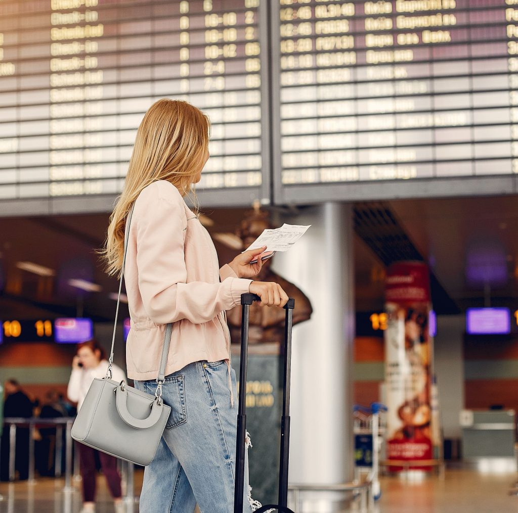 5 consejos para cuidar la piel antes de subir a un avión
