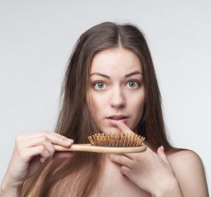 Caída del pelo: Causas, consejos y tratamiento para evitarla